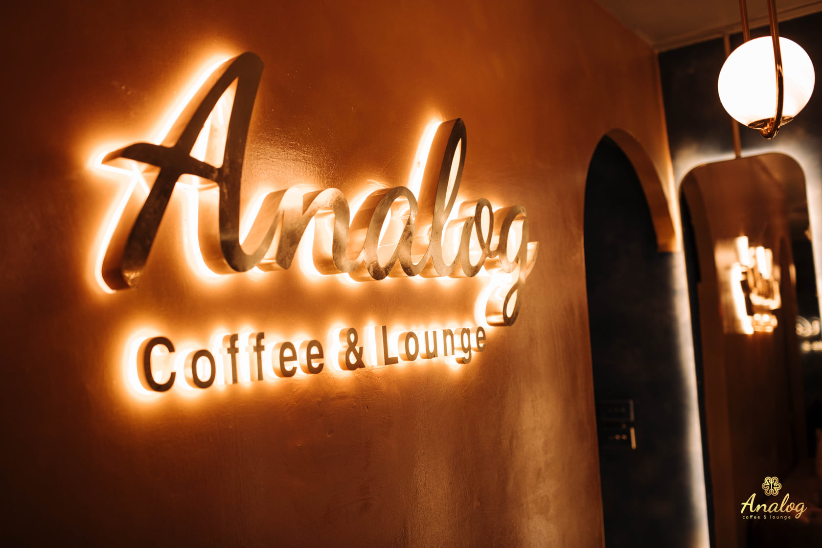 Analog Coffe and Lounge